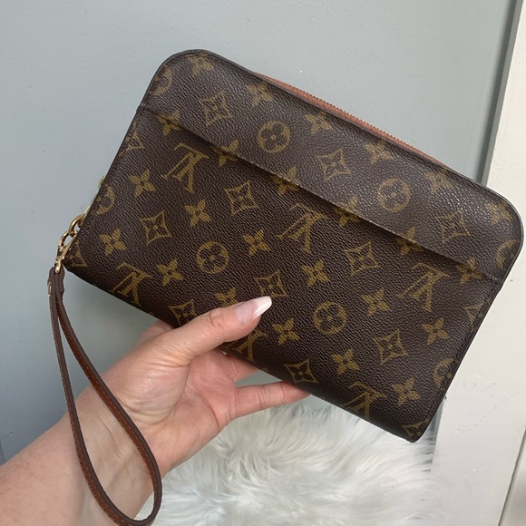 ❌SOLD❌1998 authentic Louis Vuitton Orsay Clutch with free wristlet replacement - Picture 6 of 17